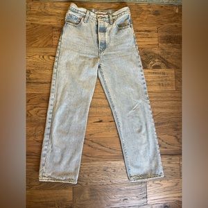 Adorable acid wash Levi’s